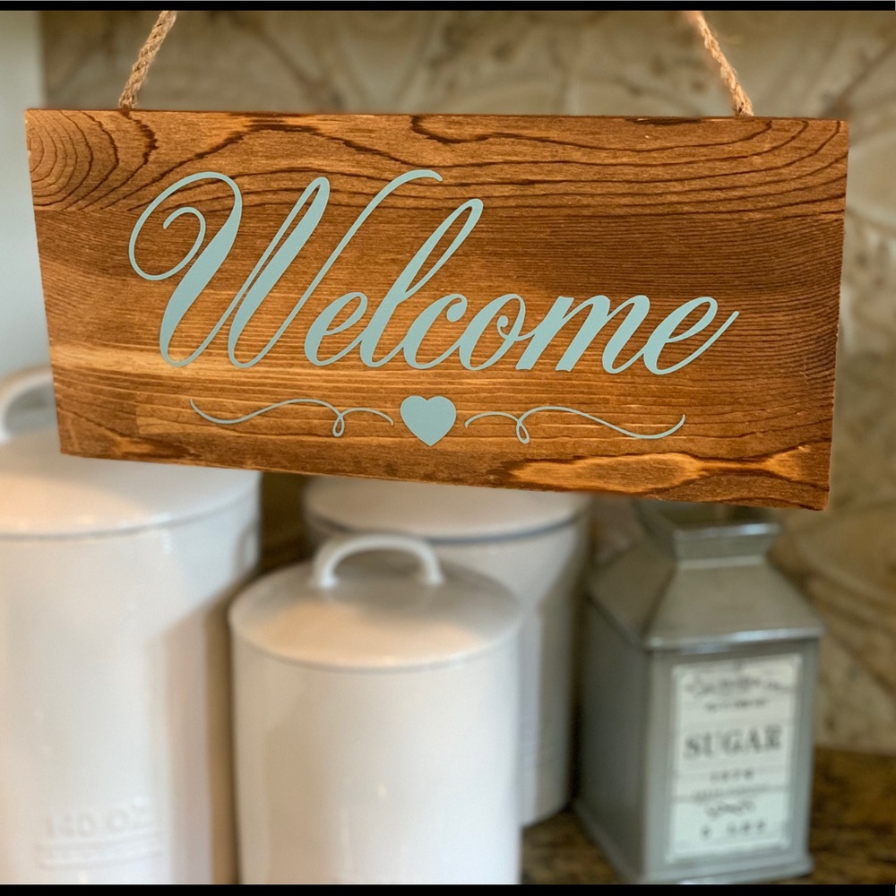 Wooden welcome sign